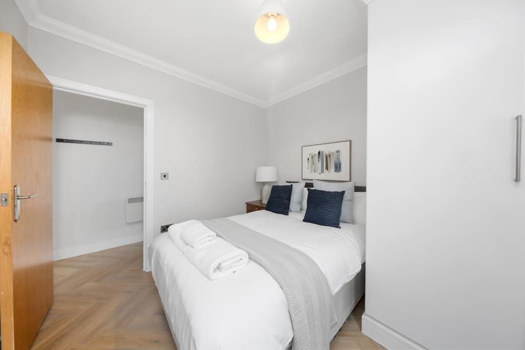 Pleasing 2Bed Flat 10Min To Wimbledon Tennis Court ロンドン エクステリア 写真