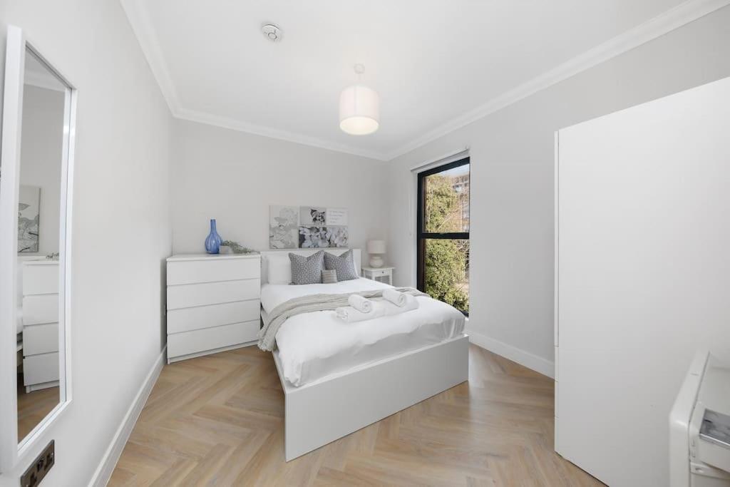 Pleasing 2Bed Flat 10Min To Wimbledon Tennis Court ロンドン エクステリア 写真