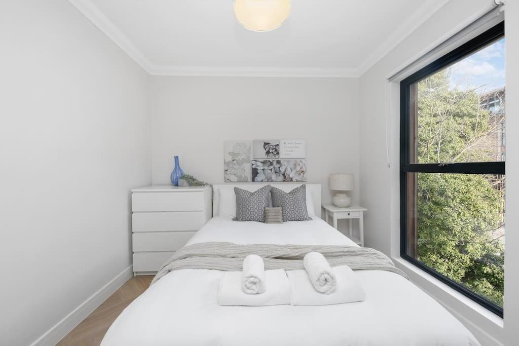 Pleasing 2Bed Flat 10Min To Wimbledon Tennis Court ロンドン エクステリア 写真