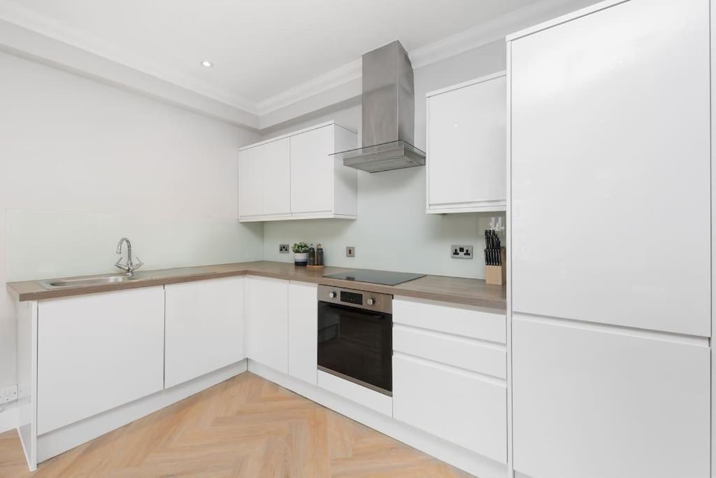 Pleasing 2Bed Flat 10Min To Wimbledon Tennis Court ロンドン エクステリア 写真