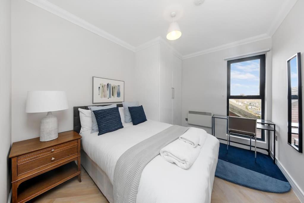 Pleasing 2Bed Flat 10Min To Wimbledon Tennis Court ロンドン エクステリア 写真
